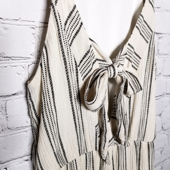 Everly striped tie back ruffle hem romper - Picture 5 of 8